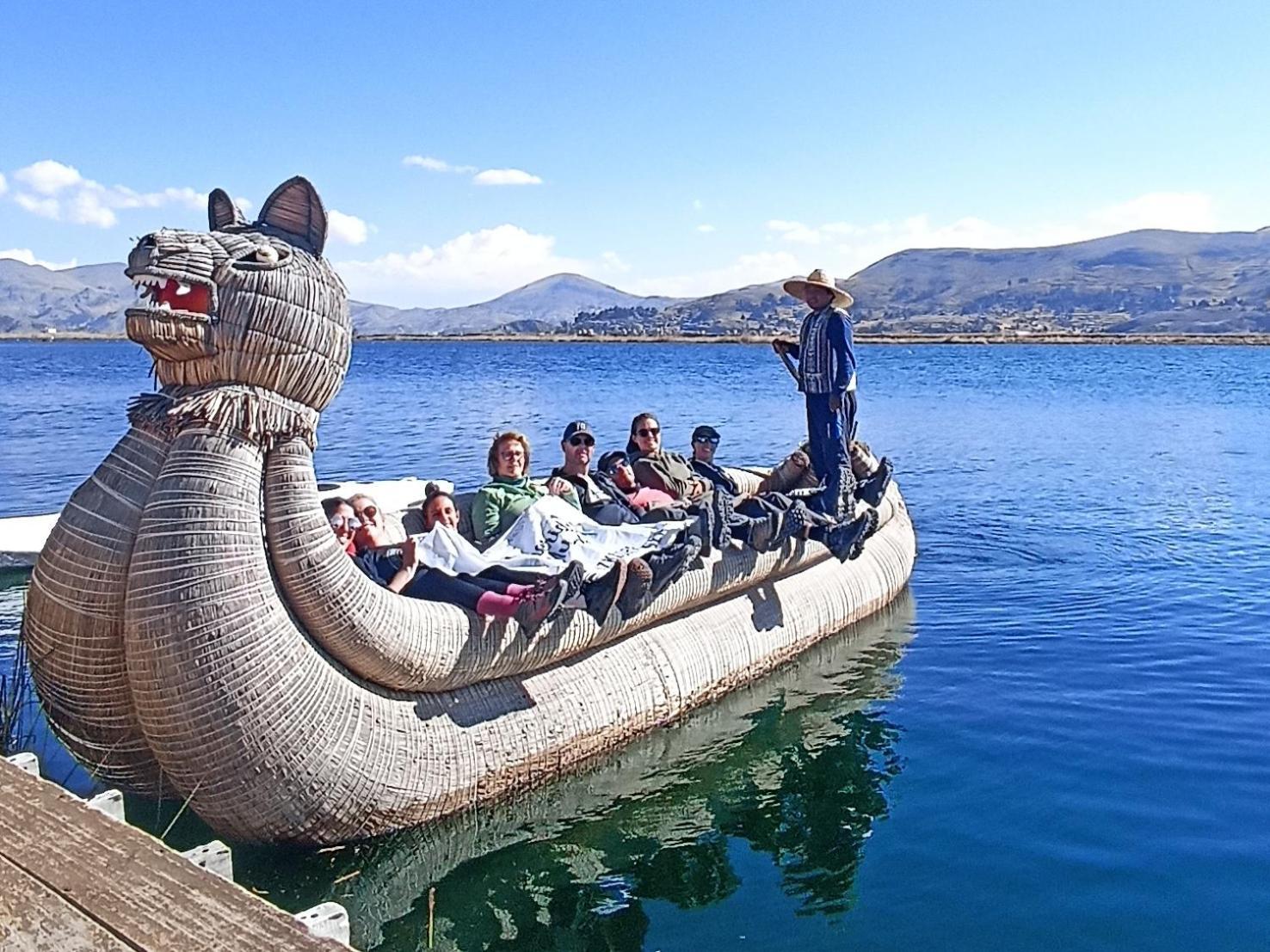 Uros Waliski Lodge Puno Exterior photo