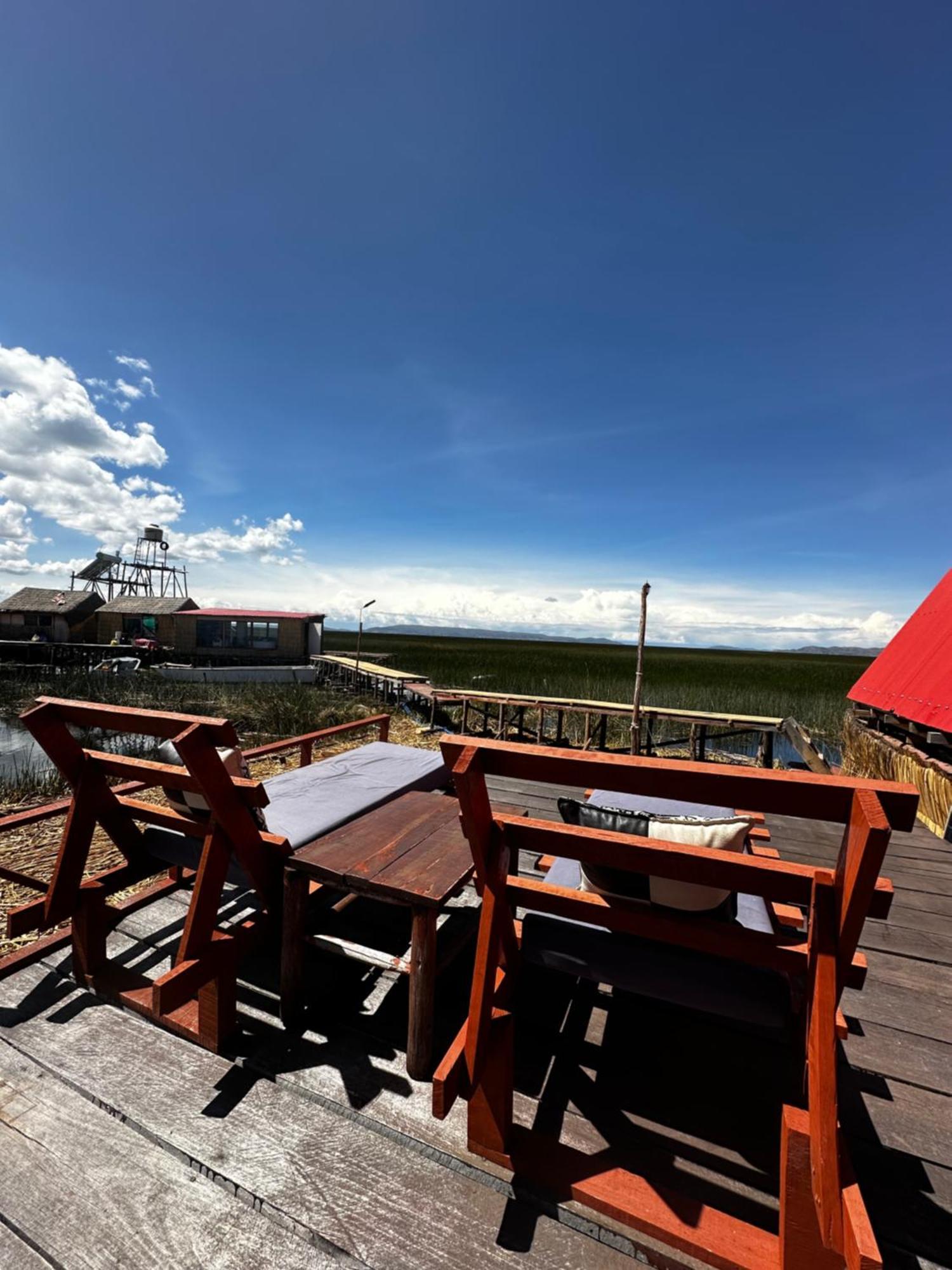 Uros Waliski Lodge Puno Exterior photo