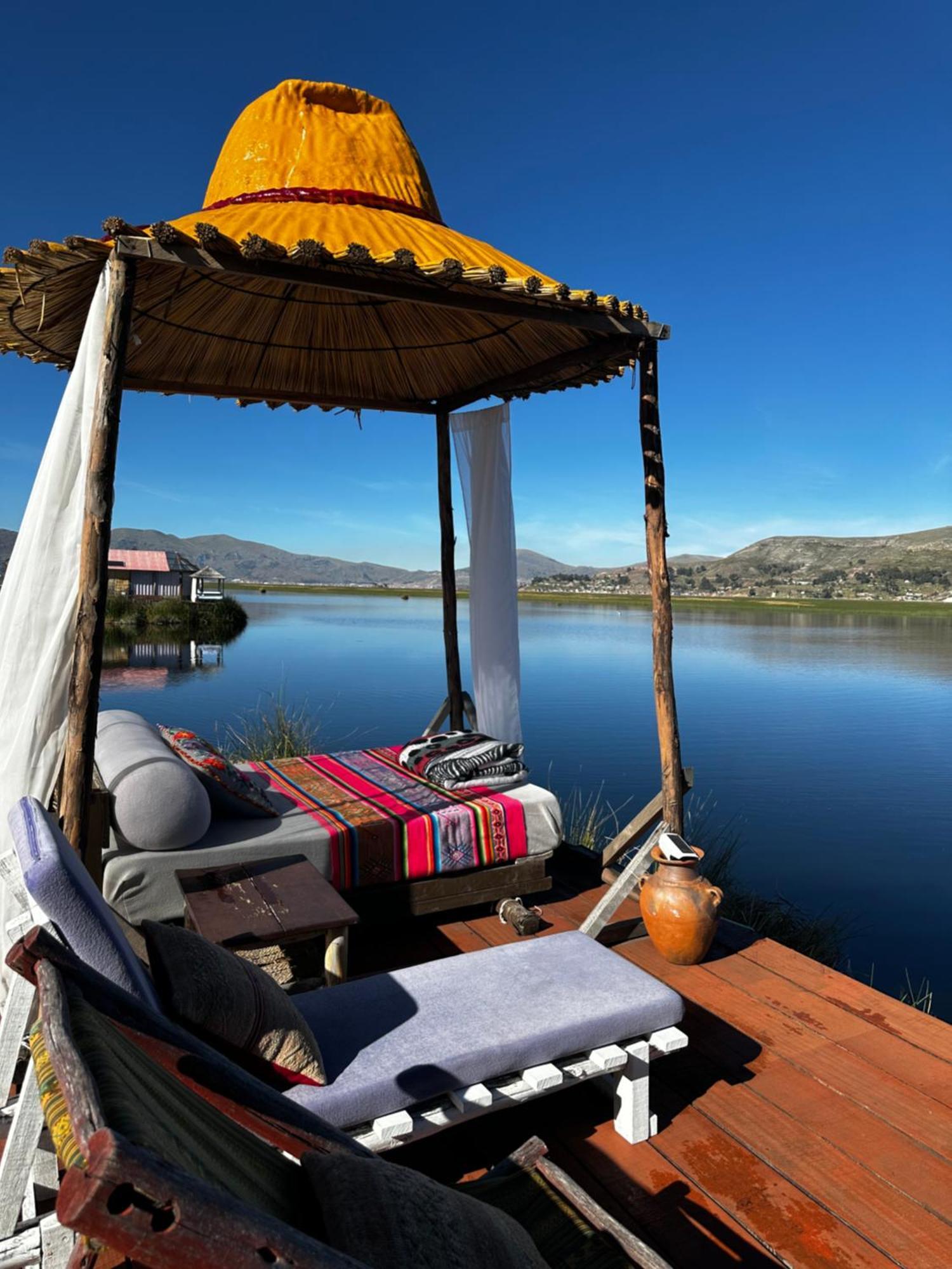 Uros Waliski Lodge Puno Exterior photo