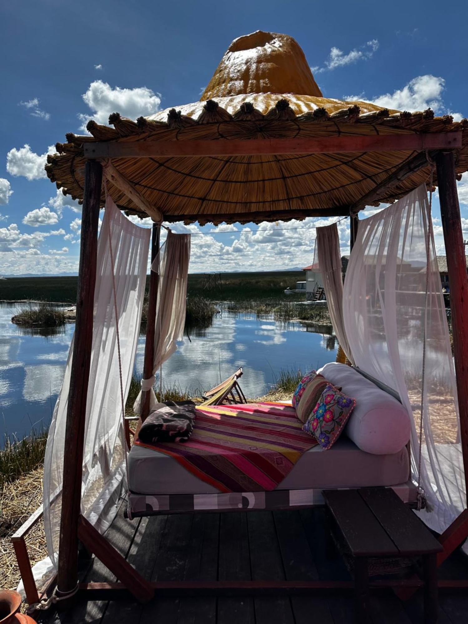 Uros Waliski Lodge Puno Exterior photo