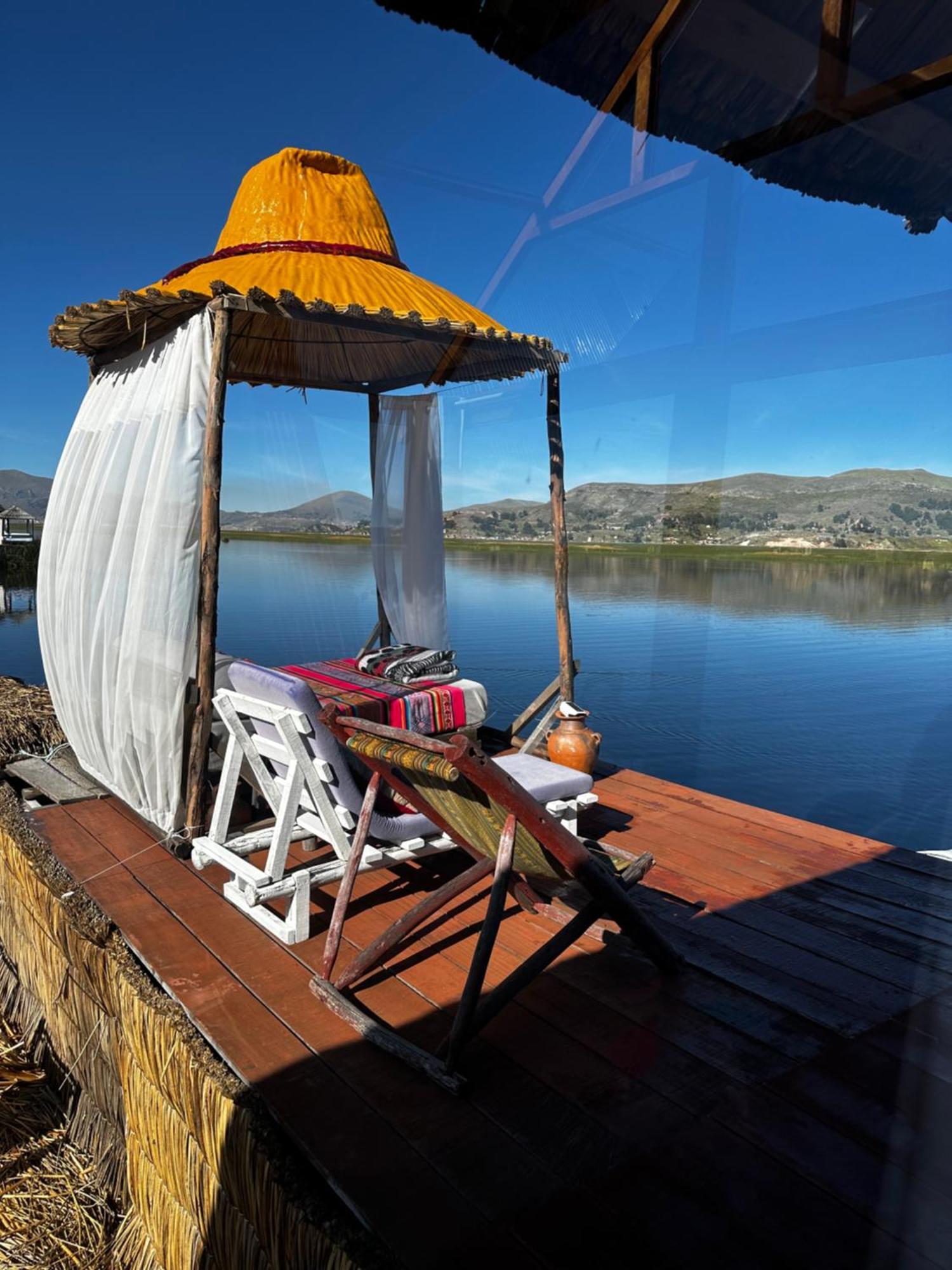 Uros Waliski Lodge Puno Exterior photo