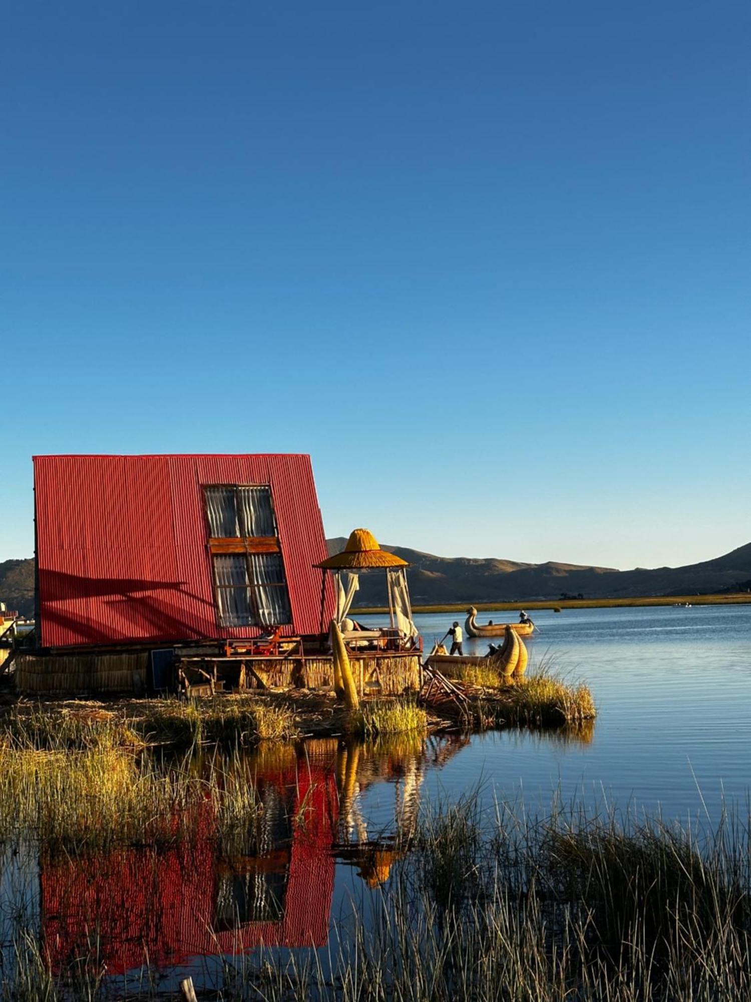 Uros Waliski Lodge Puno Exterior photo