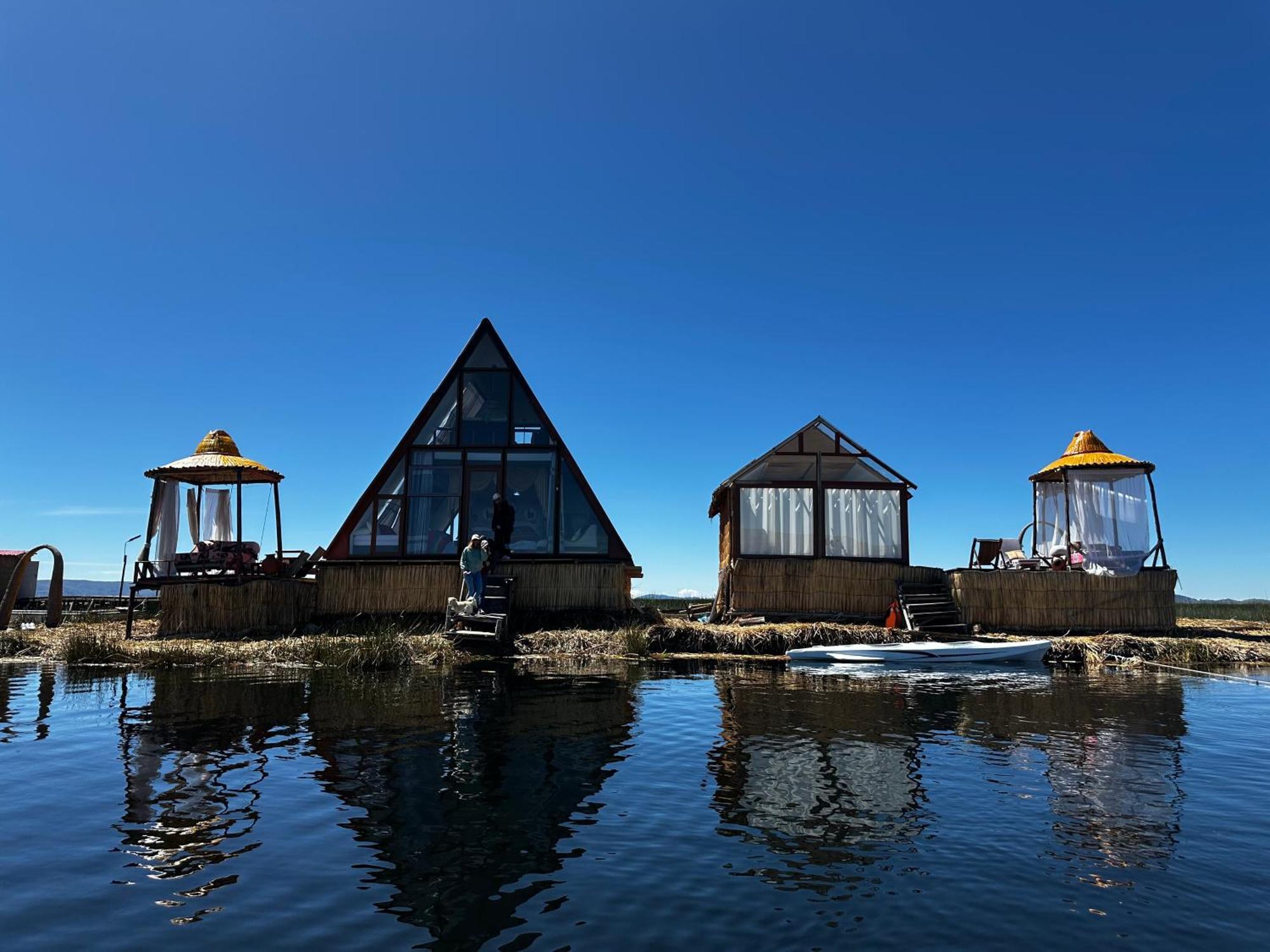 Uros Waliski Lodge Puno Exterior photo