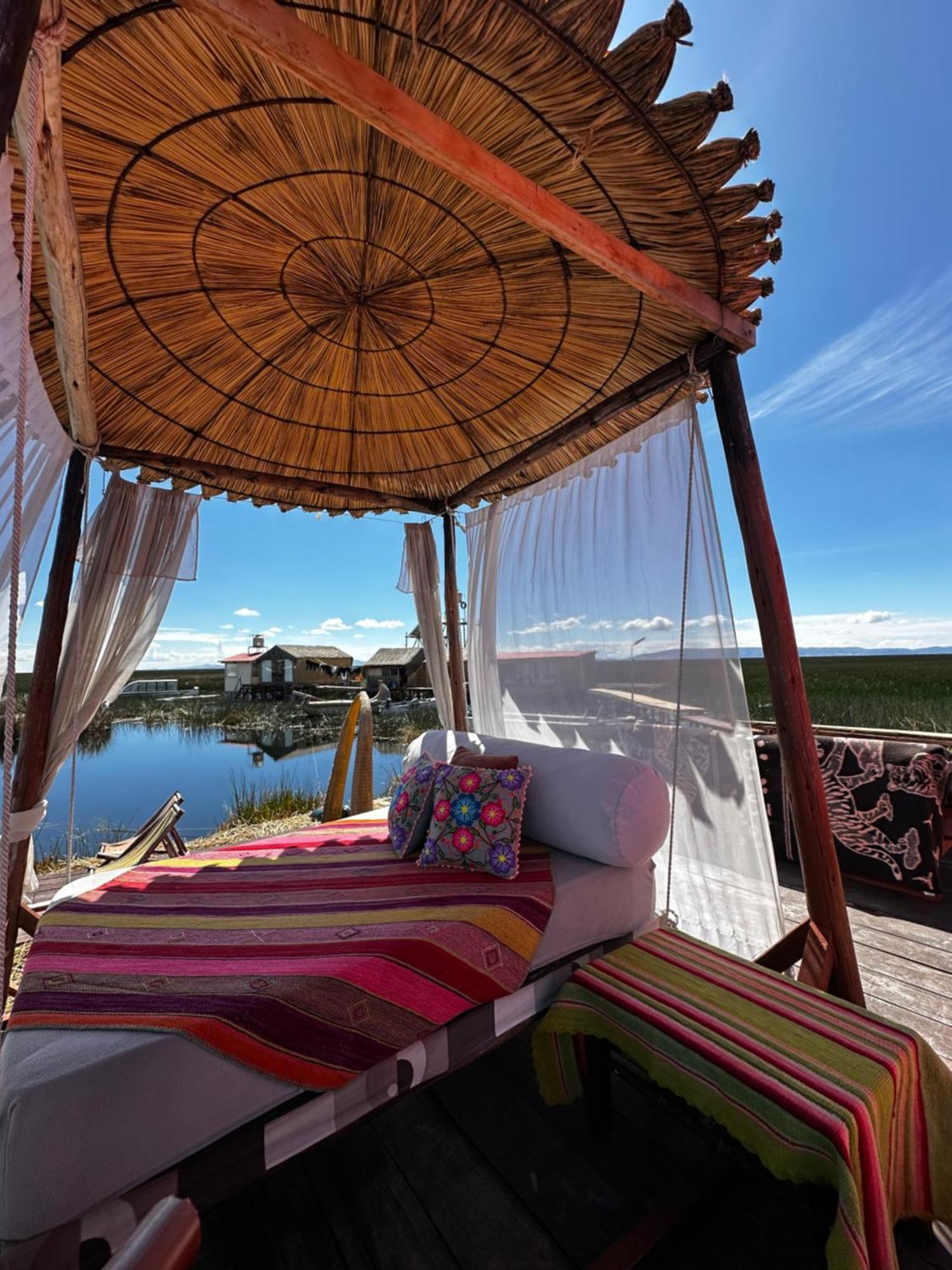 Uros Waliski Lodge Puno Exterior photo