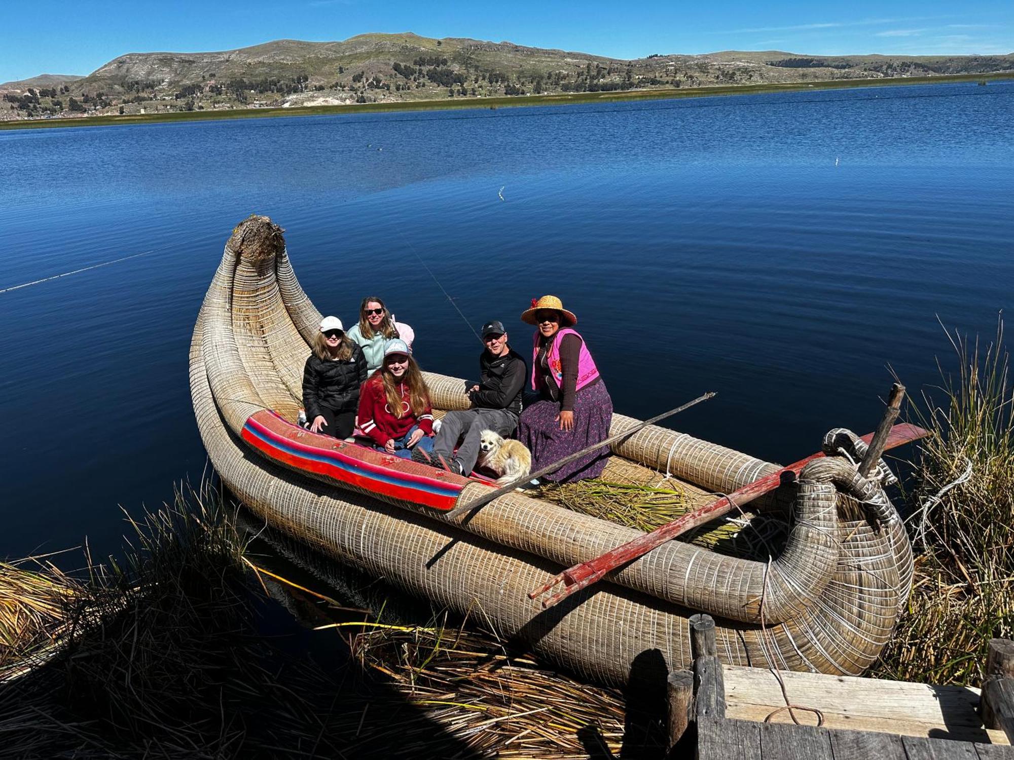 Uros Waliski Lodge Puno Exterior photo