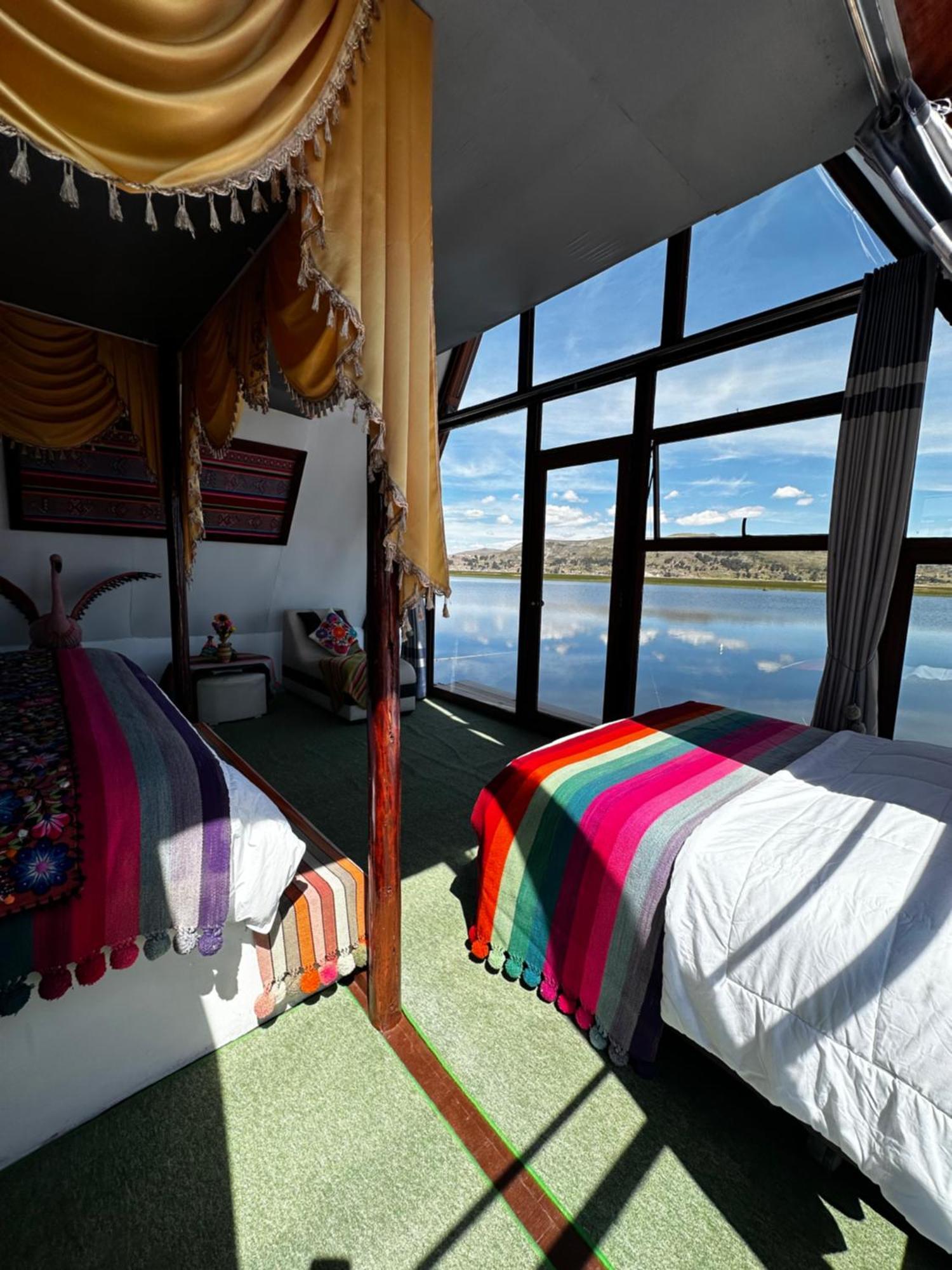 Uros Waliski Lodge Puno Exterior photo