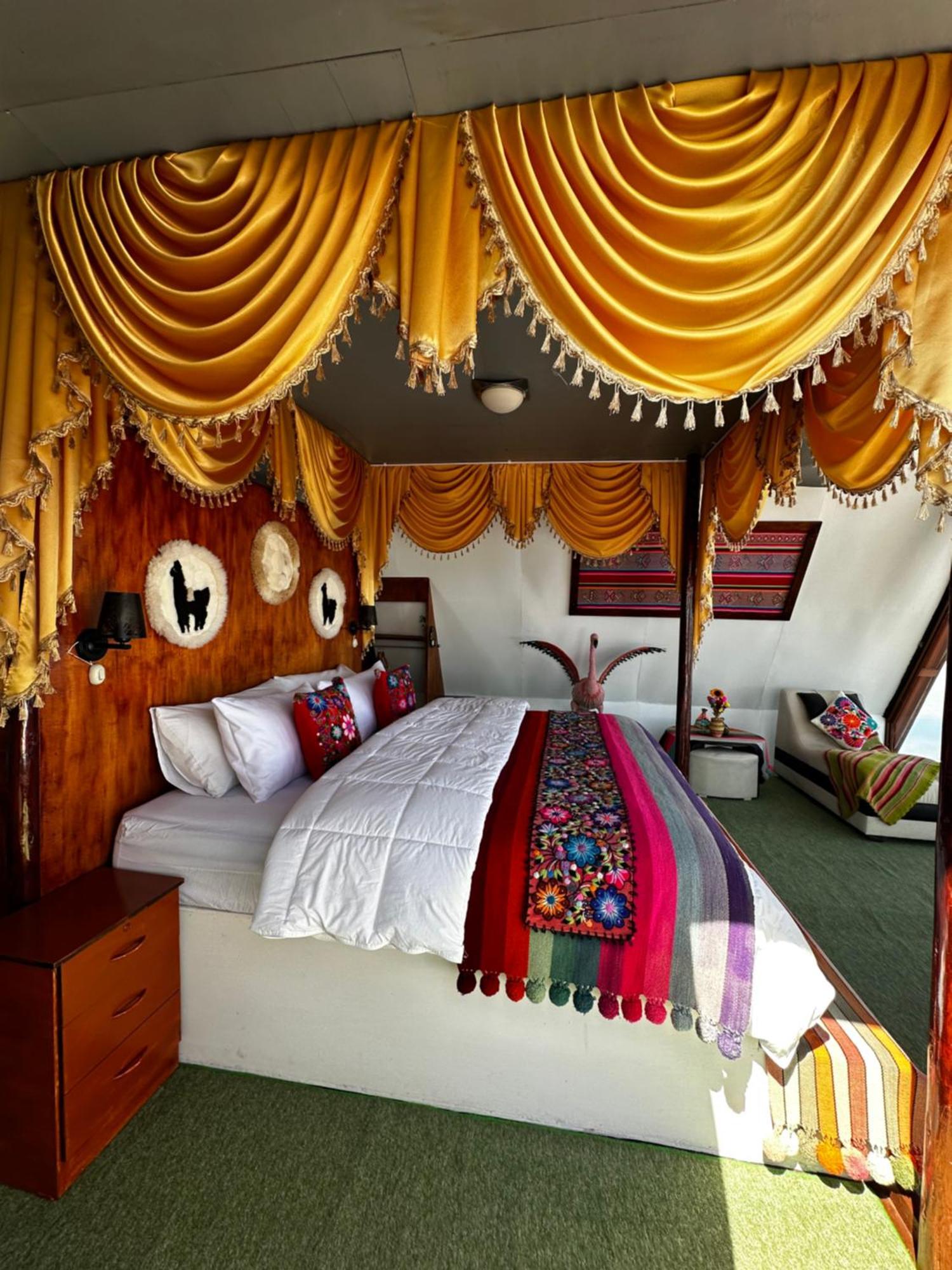 Uros Waliski Lodge Puno Exterior photo
