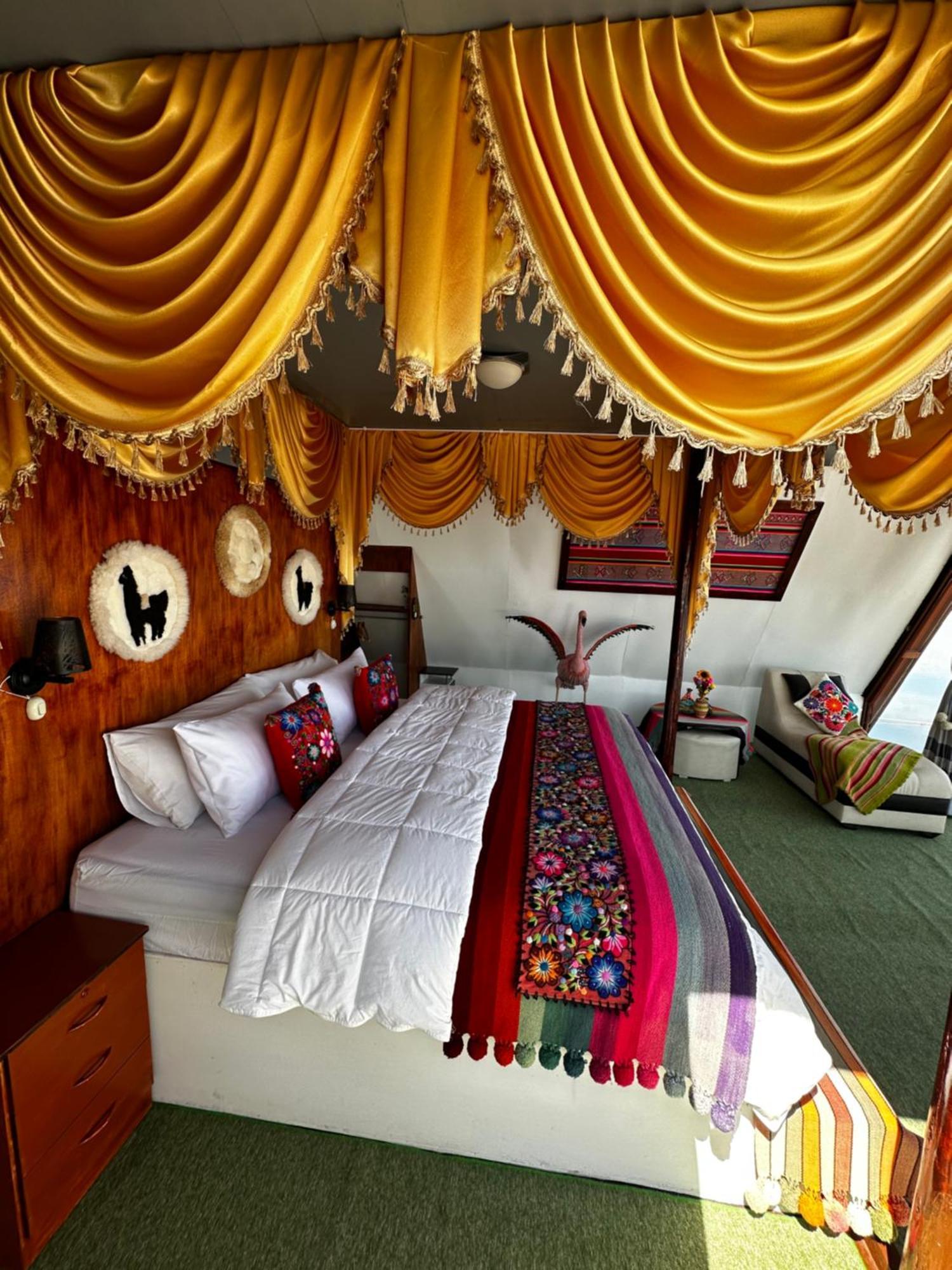 Uros Waliski Lodge Puno Exterior photo