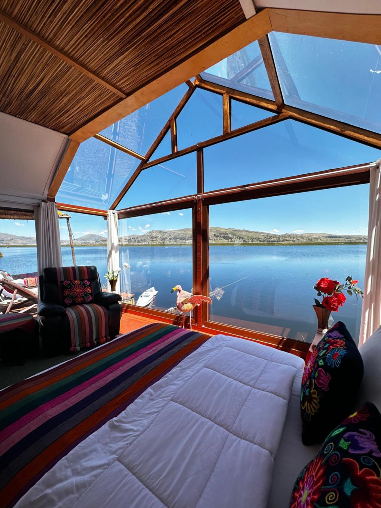 Uros Waliski Lodge Puno Exterior photo