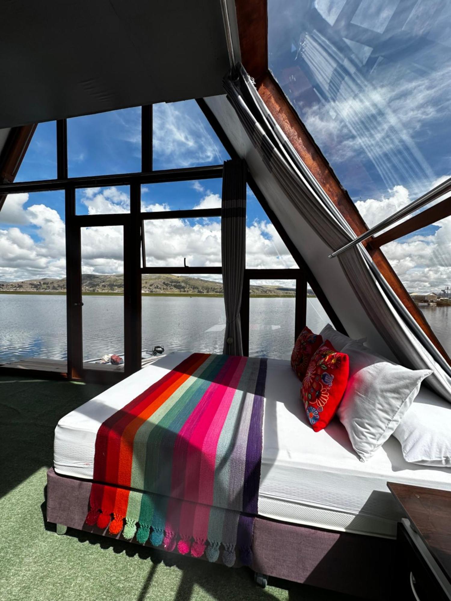 Uros Waliski Lodge Puno Exterior photo