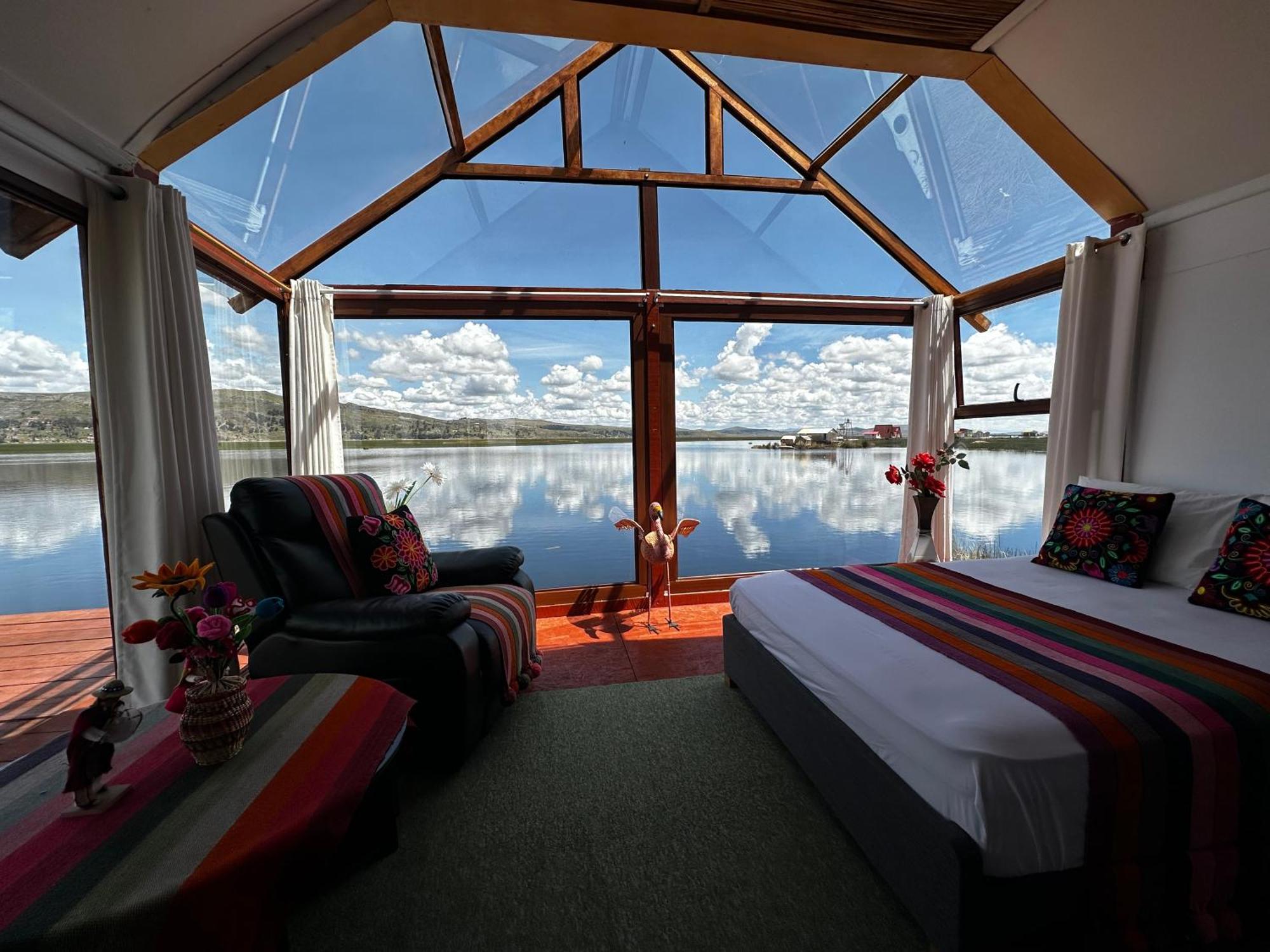 Uros Waliski Lodge Puno Exterior photo
