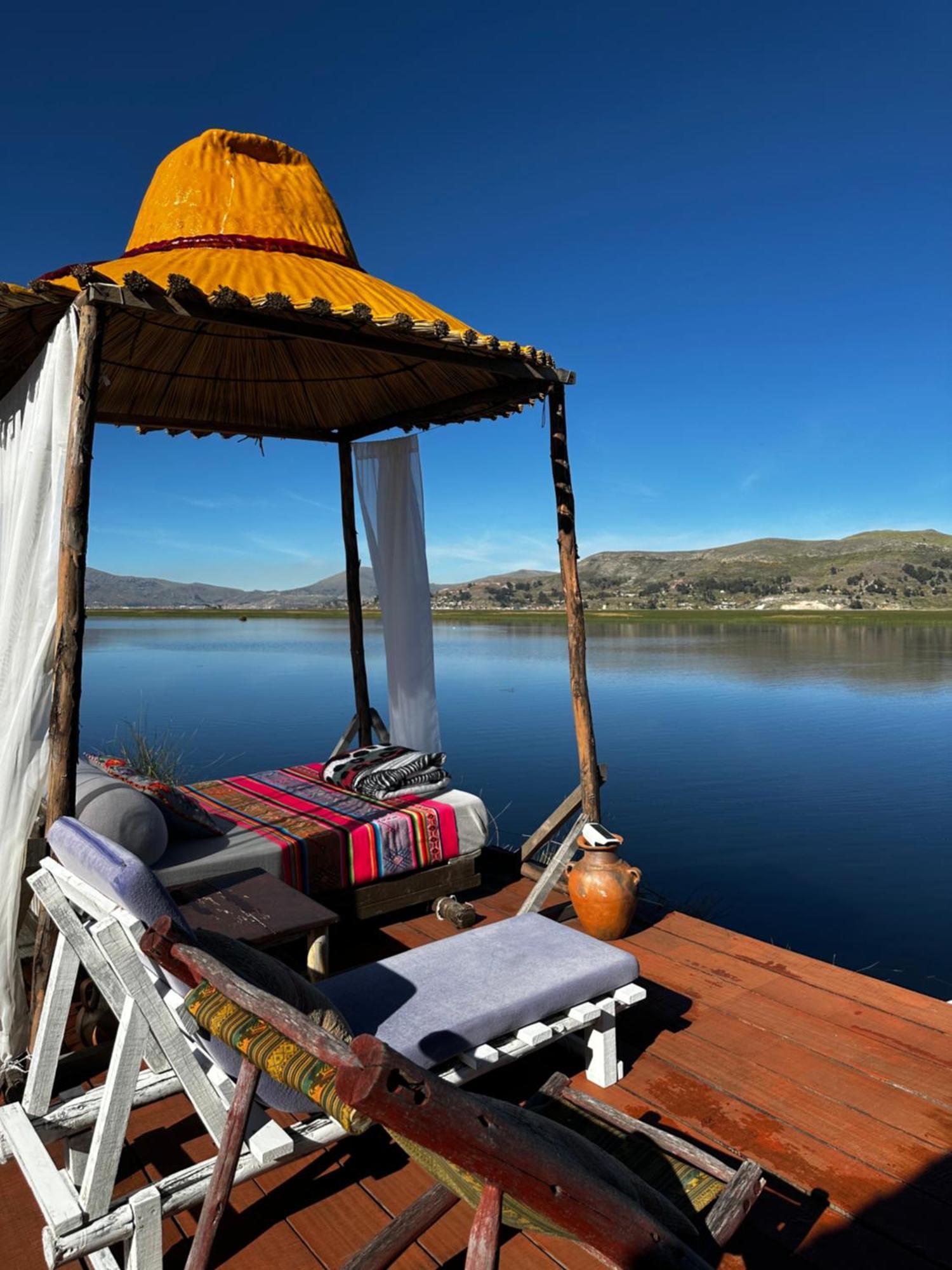 Uros Waliski Lodge Puno Exterior photo